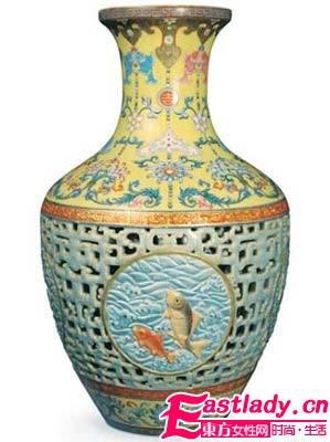 亚洲艺术品拍卖的最高价 乾隆官窑花瓶