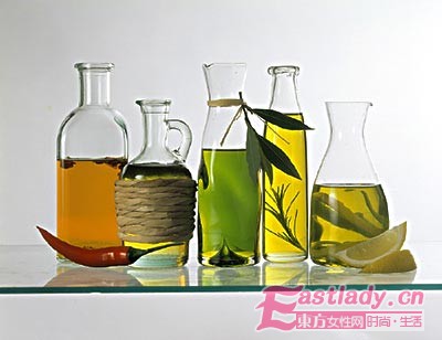 橄榄油具有护肤美容驻颜的功效