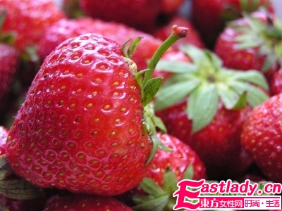 爱吃草莓 吃出完美肌肤