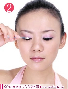 四步眼部卸妆法 让眼睛自由呼吸