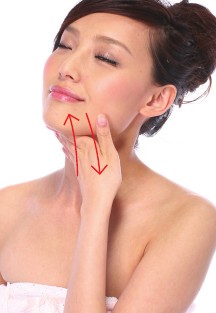 颈部护理三步骤 消除颈纹
