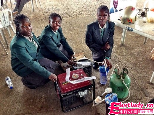 尼日利亚4小女生发明小便发电机 一升尿液可供使用6小时