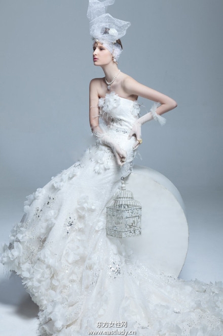2013新春时尚婚纱礼服图片 激起你的结婚欲
