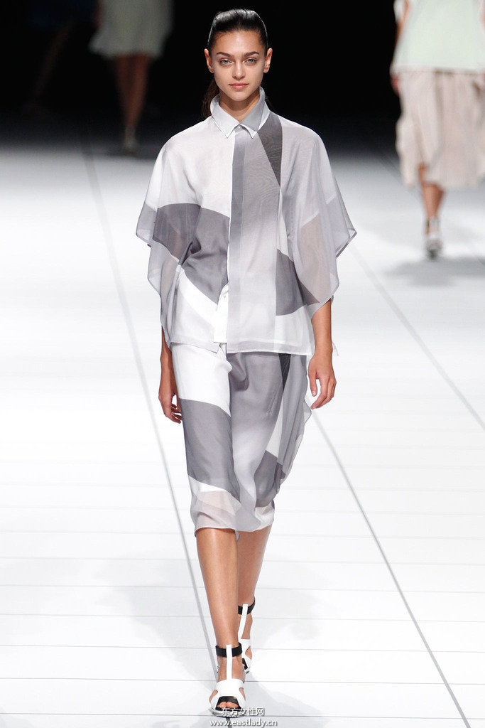 Issey Miyake(三宅一生)2014春夏流行服饰时尚大片