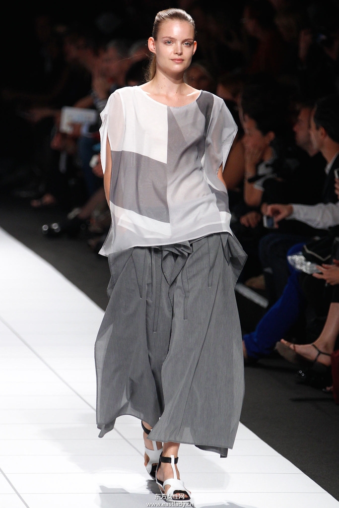 Issey Miyake(三宅一生)2014春夏流行服饰时尚大片