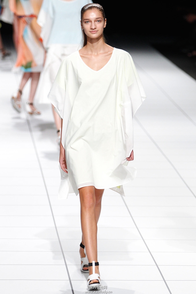 Issey Miyake(三宅一生)2014春夏流行服饰时尚大片