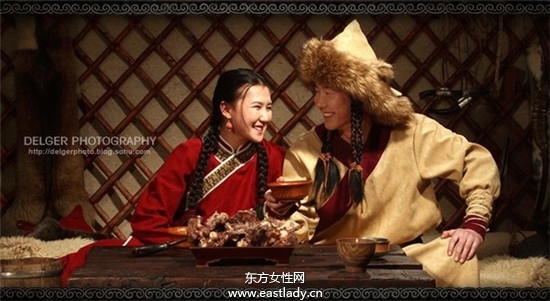 蒙古族婚纱照感受质朴的爱情
