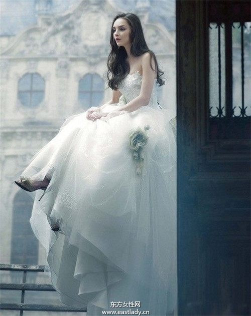 超美婚纱礼服穿出新娘范