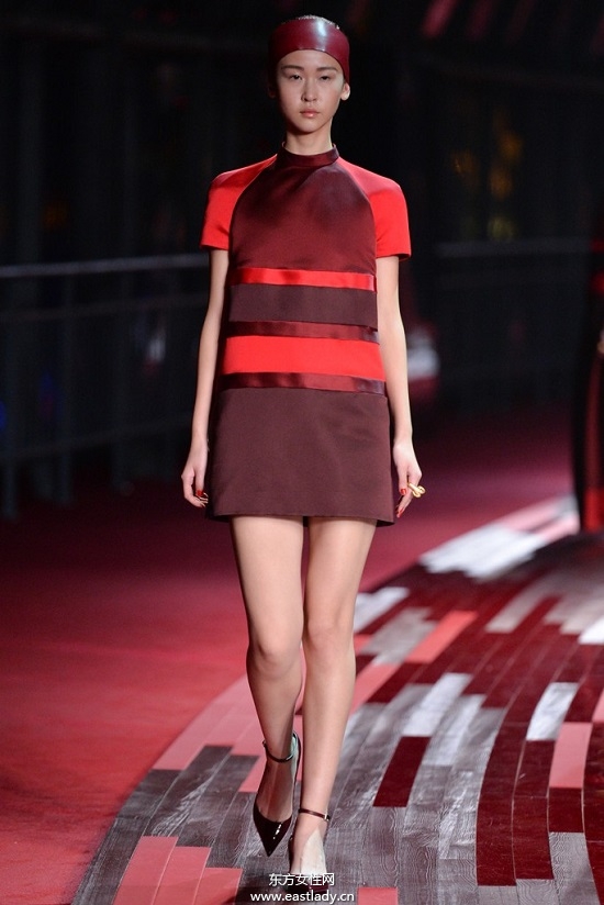 Valentino 2014女装系列演绎红色风