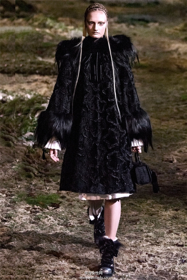 Alexander McQueen巴黎时装周2014秋冬新品发布