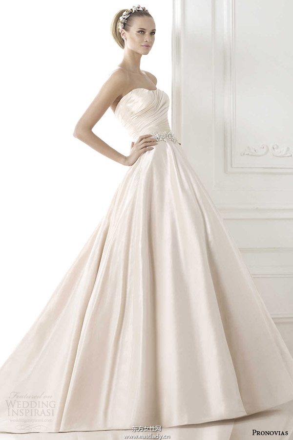 Pronovias 2015新款婚纱礼服系列欣赏