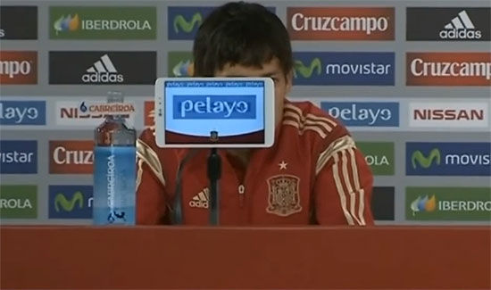 西班牙球员太矮引发的悲剧 坐着竟看不到他的脸
