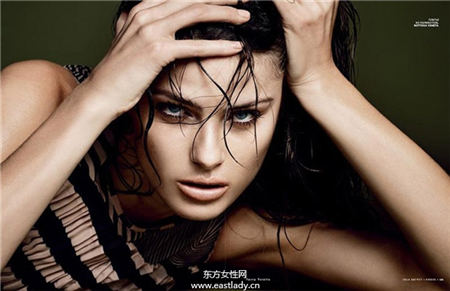 Isabeli Fontana《Vogue》2014年8月俄羅斯版