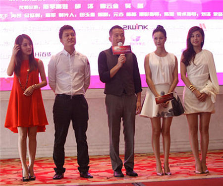《擦枪走火》谈情说爱 拼创意的新爱情喜剧