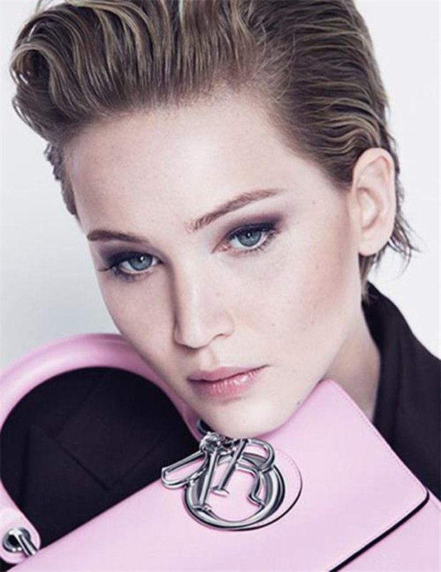 迪奥推出最新Be Dior 手袋广告大片
