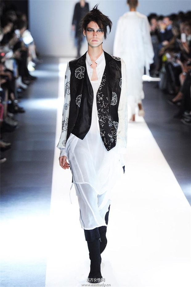 Ann Demeulemeester 2015春夏女装流行发布