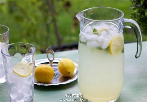 喝柠檬水好处多美容又防癌