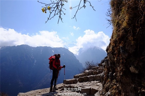 兩性作家柳喪彪拍攝裸體婚紗