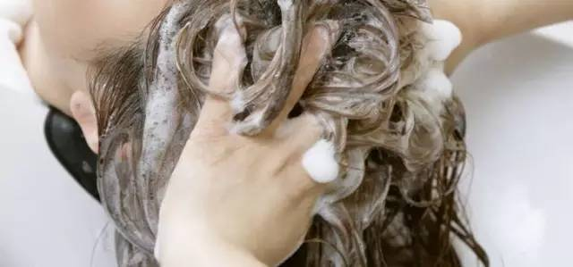 洗头发的正确方法 分享10个洗头发的小窍门