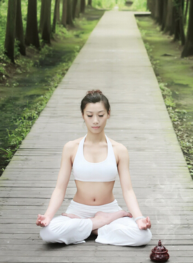 减肥瑜伽,夏季瘦脸瑜伽帮您拉伸脸部线条