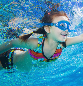 游泳时怎样防止耳朵进水