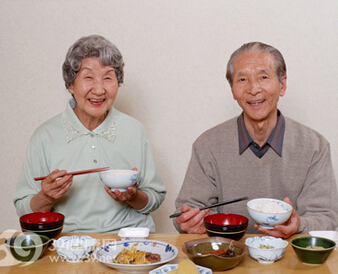 健康饮食,长寿老人的七大饮食爱好攻略