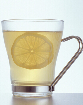 柠檬水的功效与作用,白领必备的美白佳饮