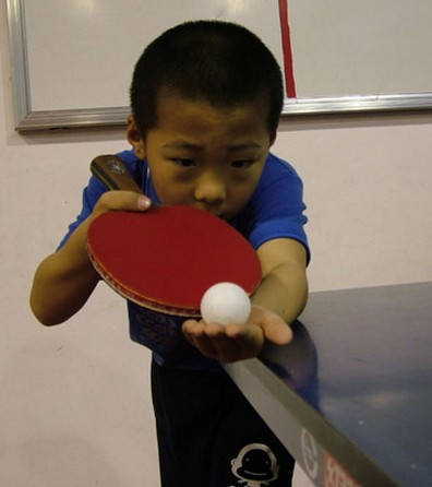健康安全,儿童打乒乓球监护不可少