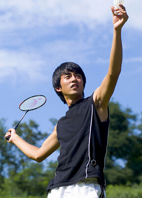 羽毛球教学,羽毛球运动步法如何训练？