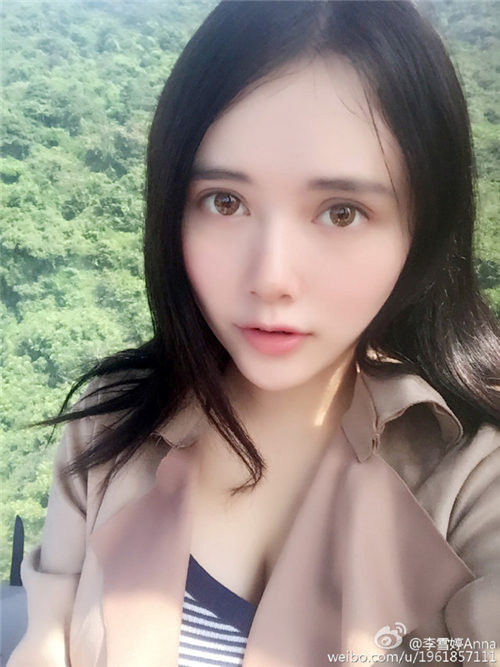 湖南大学校花李雪婷Anna穿性感泳衣展露性感身材照片