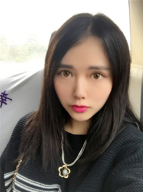 湖南大学校花李雪婷Anna穿性感泳衣展露性感身材照片