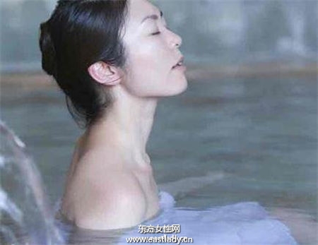冬季泡澡水溫太高容易造成女性私密處搔癢