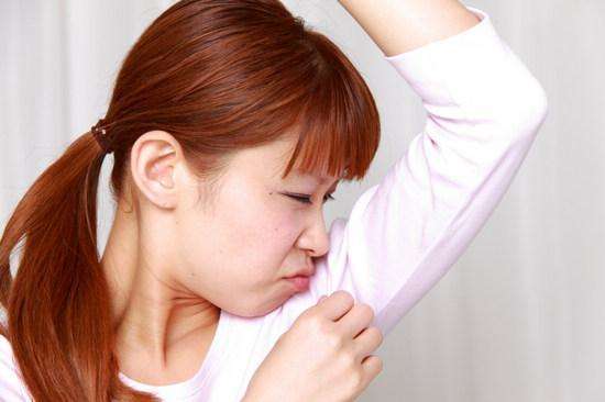 導致汗臭的幾種原因，汗臭怎麼辦的解決方法