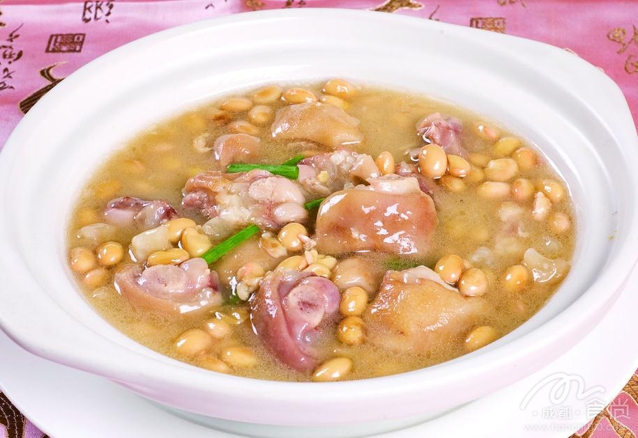家常菜黄豆炖猪蹄汤的功效你知道吗