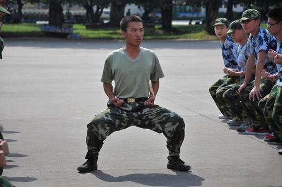 特殊的锻炼身体的方法蹲马步的好处你知道吗