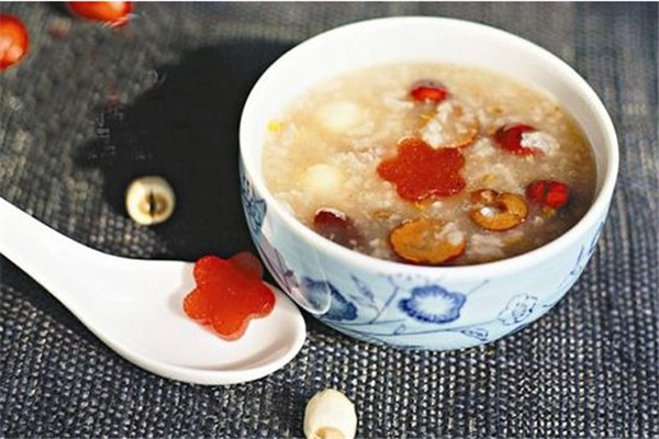 晚上睡觉失眠怎么办 几种食疗方法让你远离失眠困扰