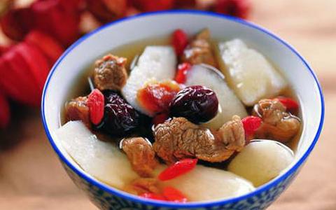 冬季煲汤食谱大全及适合冬天煲汤养生的材料推荐