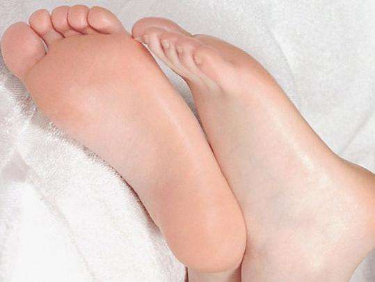 腳脫皮怎麼辦 腳氣的自治療法