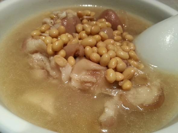 美容食补汤品 黄豆炖猪蹄汤的做法 
