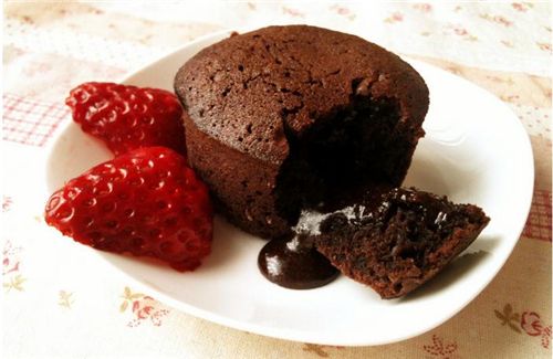 黑巧克力手工爆漿熔岩蛋糕做法