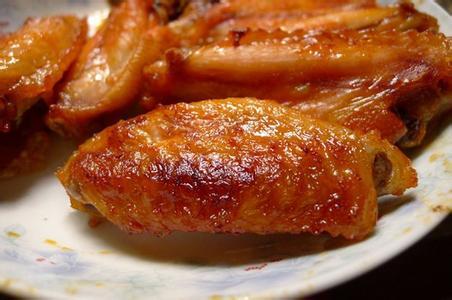 奥尔良烤翅做法 在家一样能吃上香喷喷的鸡翅