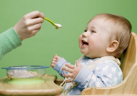 1岁宝宝健康饮食  宝妈们一定要充分注意营养