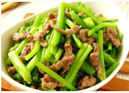 芹菜炒肉的做法  一道美味的家常菜