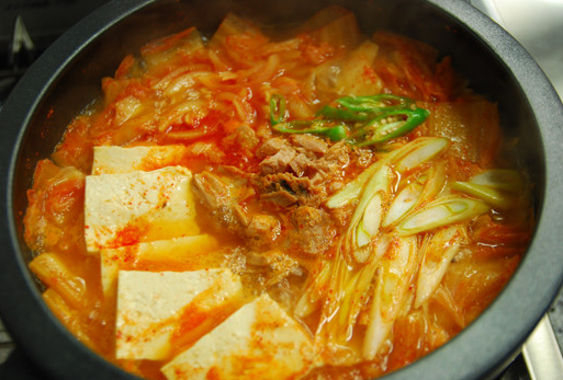 韩国泡菜锅要怎么做才好吃  这种做法看了就会的