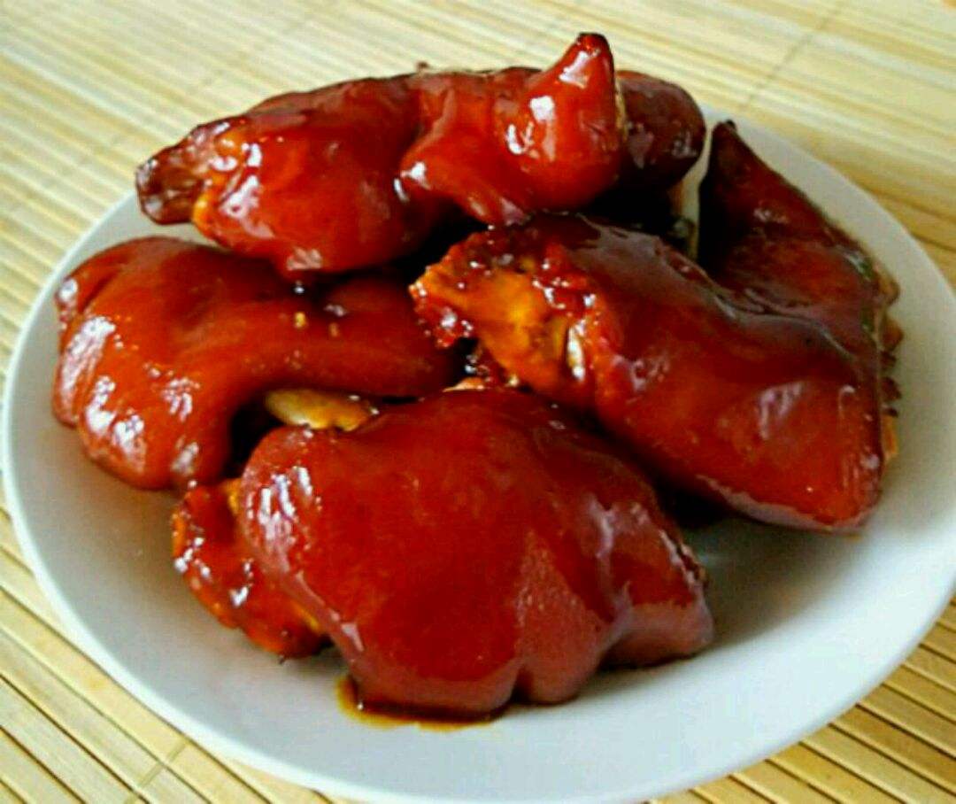 我国传统的汉族名菜  红烧猪蹄的做法