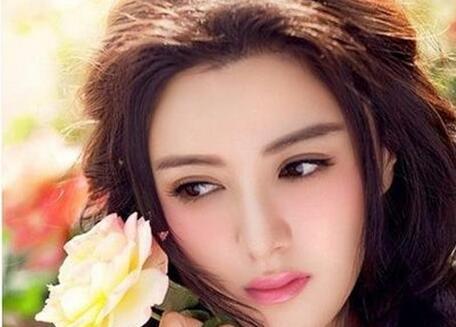 怎样祛除红血丝 帮你解决红血丝的烦恼