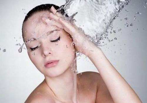 脸上皮肤干燥怎么办 几个方法有效缓解皮肤干燥
