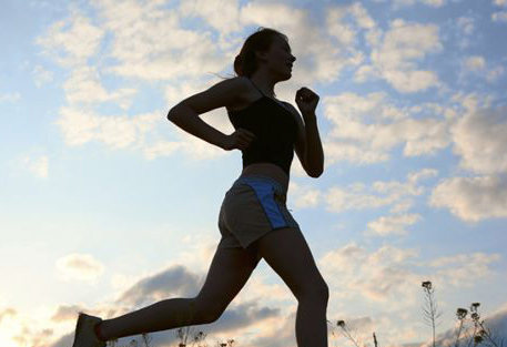 晚上跑步能减肥吗 晚上跑步的时候需要注意什么
