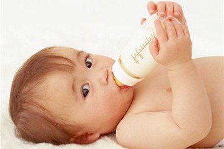 宝宝不吸奶瓶怎么办