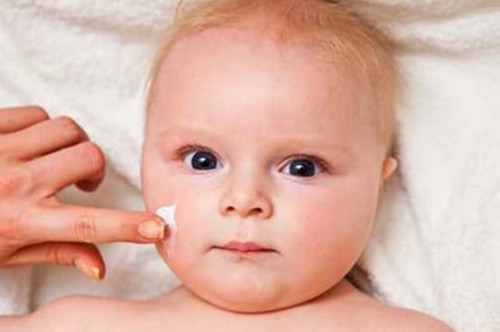 寶寶濕疹是怎麼引起的